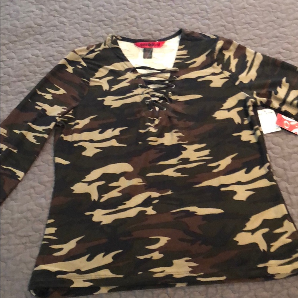 NWT Super Cute Spandex Camo Shirt